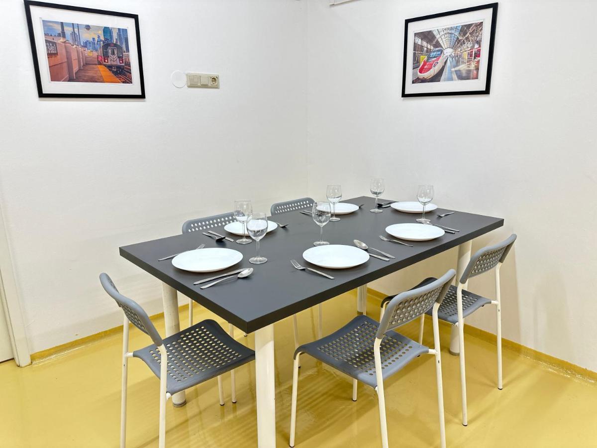 Railway Ljubljana Rooms Bagian luar foto